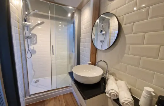 e2829e71 da02 4c22 83f2 5bac956682ba.jpg